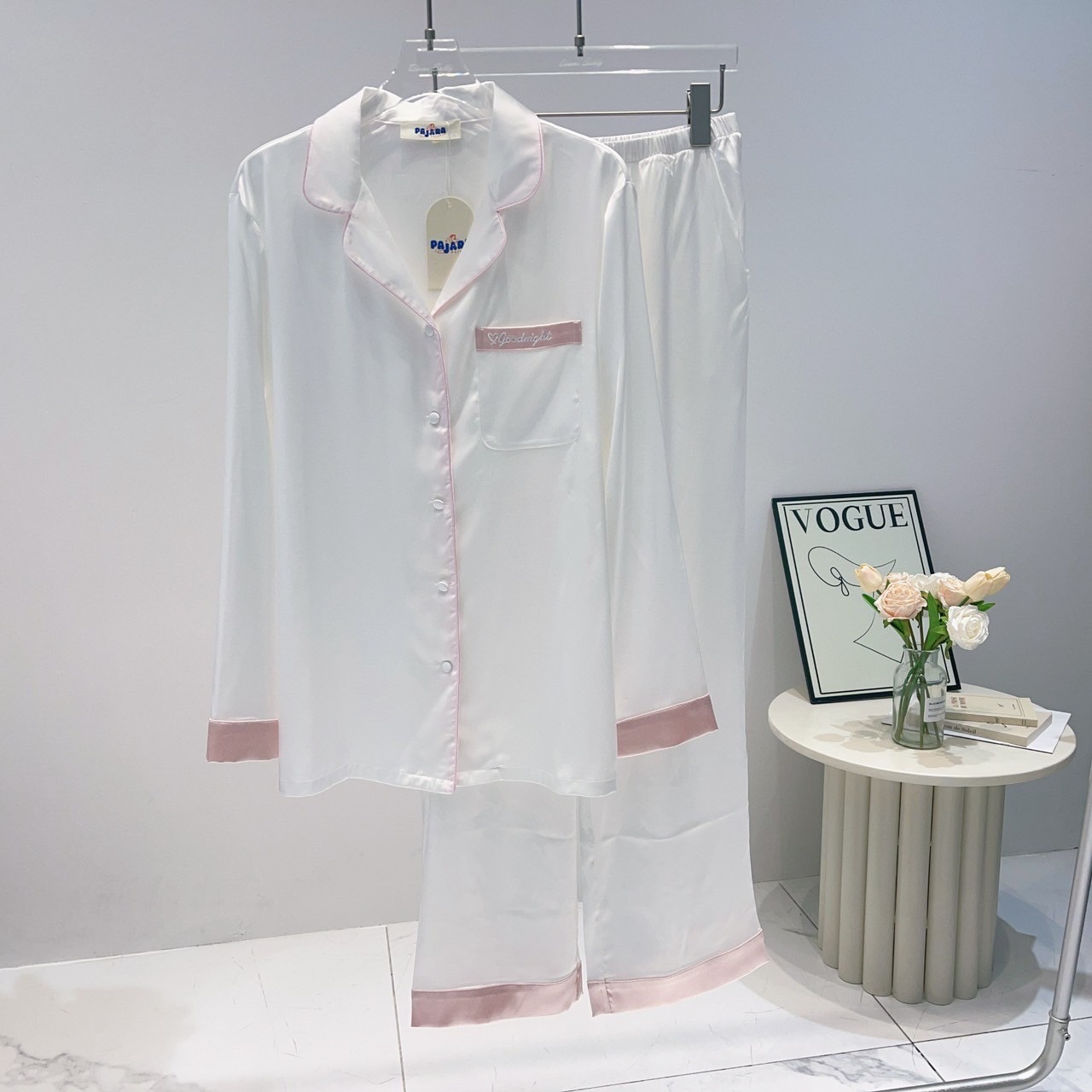 ชุดนอน PAJARA PAJAMAS (Premium) รหัส PJRCH-SL-1023 อกปักลายหัวใจ แขนยาว-ขายาว สีขาว