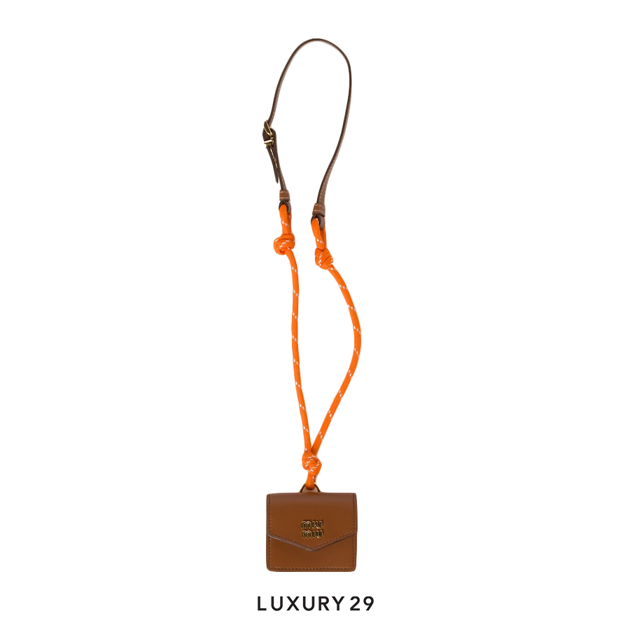 アクセサリーその他 MIU MIU 5TL515_2CRT LEATHER CORD+L TRICK WITH MINI POUCH Miu Miu Leather, Cord, and Metal Trick with Mini-Pouch