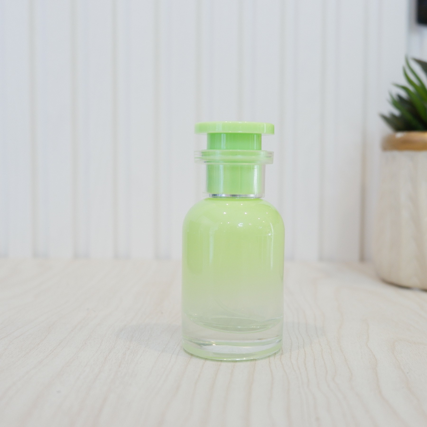 ขวดหลุยส์ เขียวพาสเทล 30ML.