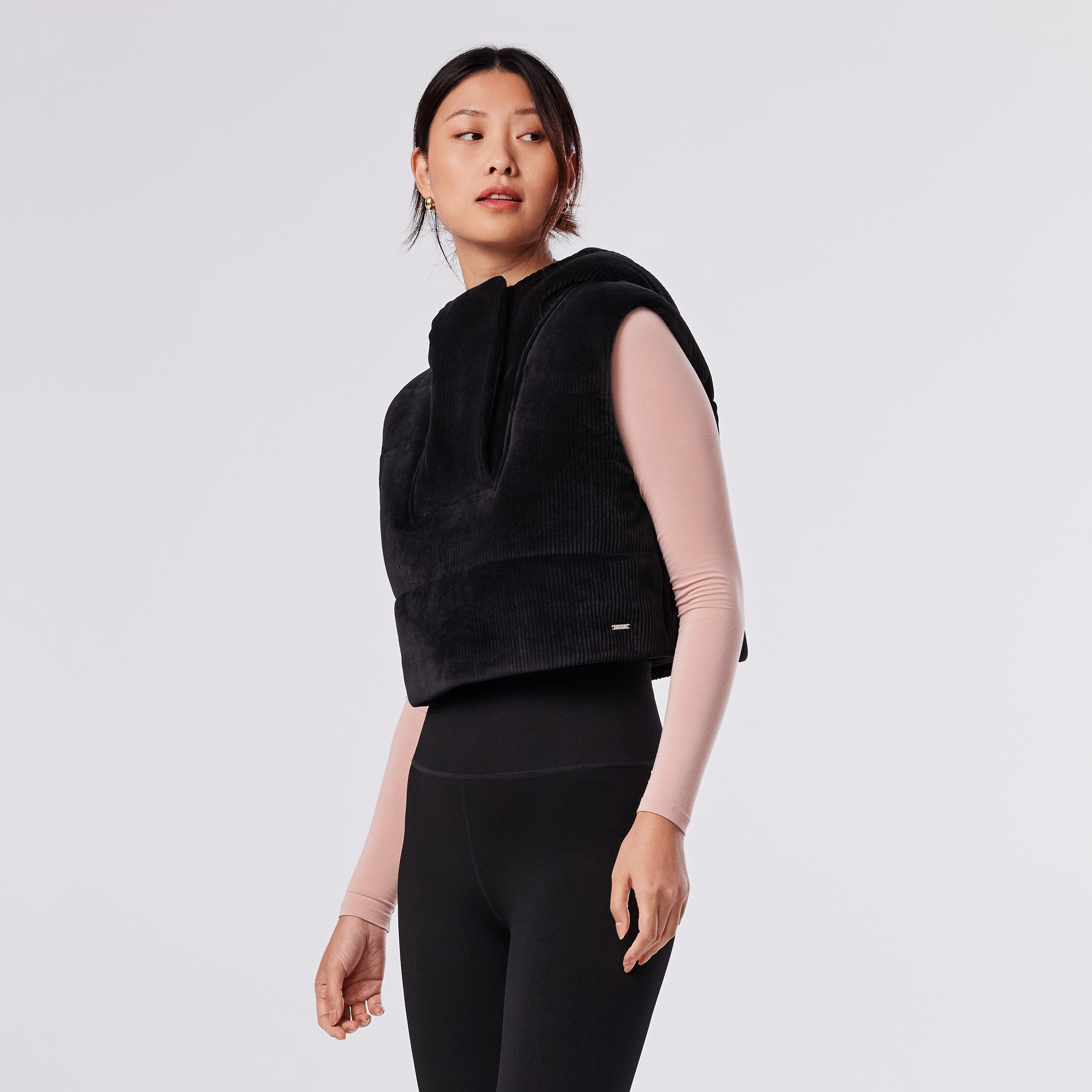 Tavi เสื้อออกกำลังกายรุ่น Ribbed Velour Puffer Vest