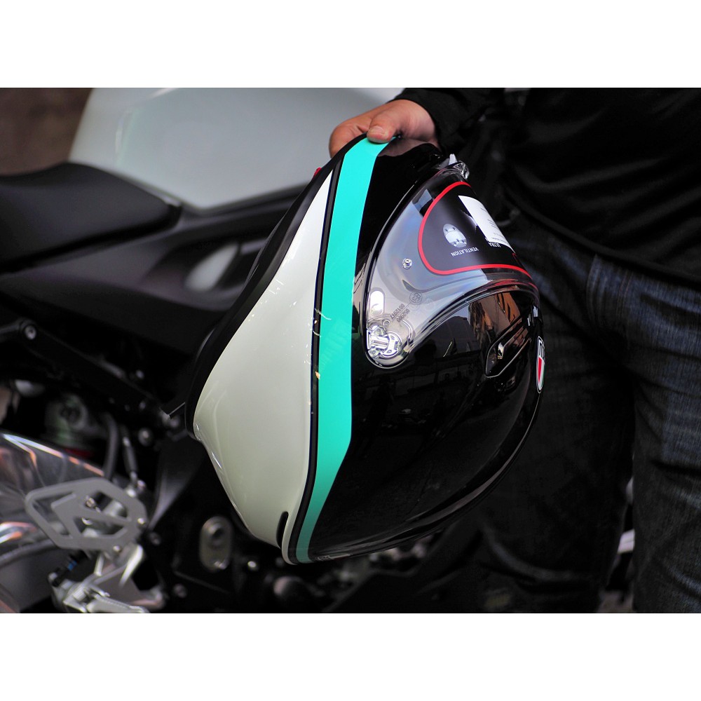 หมวกกันน็อคเต็มใบ AGV K6 #4 MINMAL BLACK/PEARL WHITE/AQUA